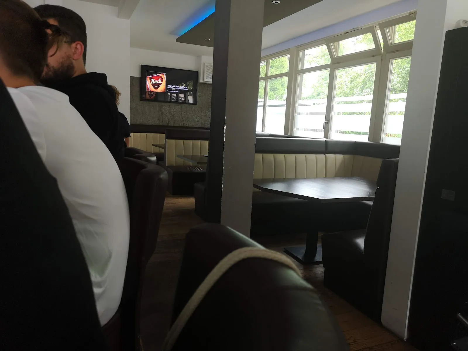 Hangover Sportsbar Munich - Image 2
