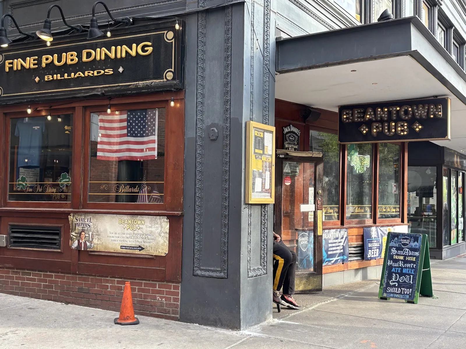 Beantown Pub logo