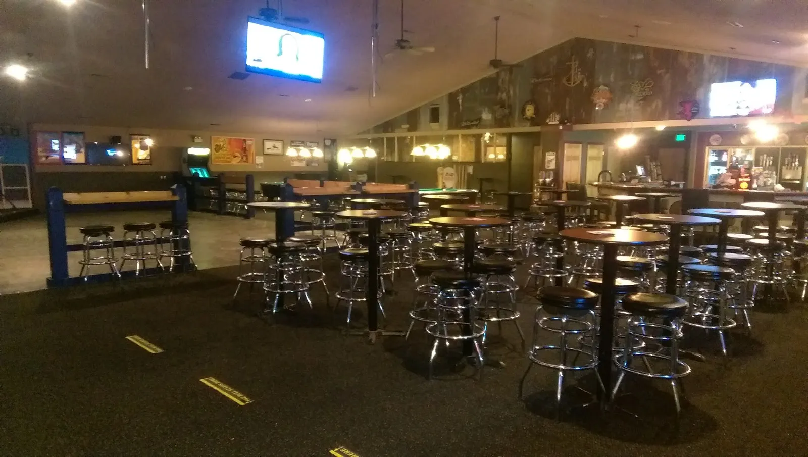 Anchors Country Bar - Image 3
