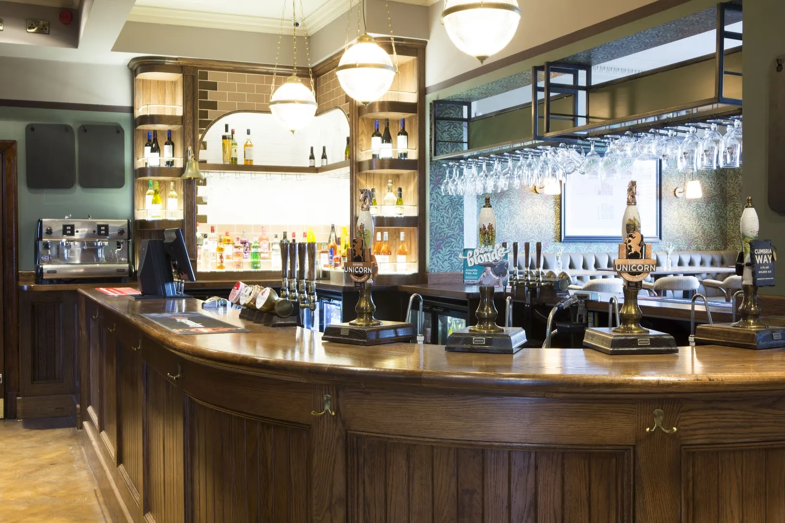 The Crown, Great Moor - Image 2