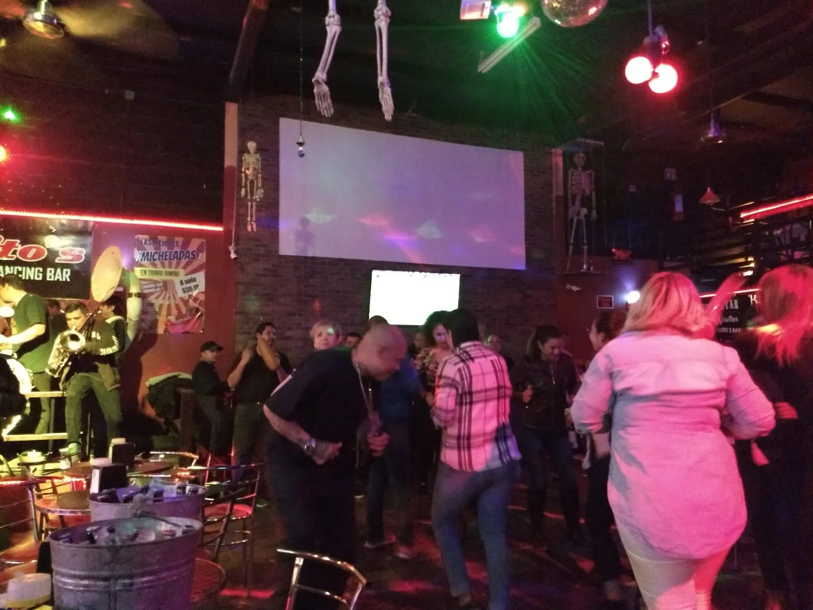 Realito´s - Botana, Sports & Dancing Bar - Image 3