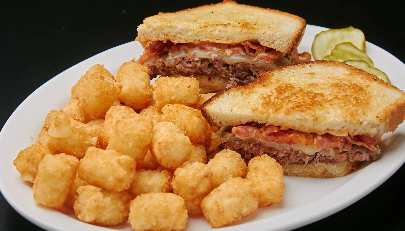 Hotshots Sports Bar and Grill Brunswick, OH - Image 3