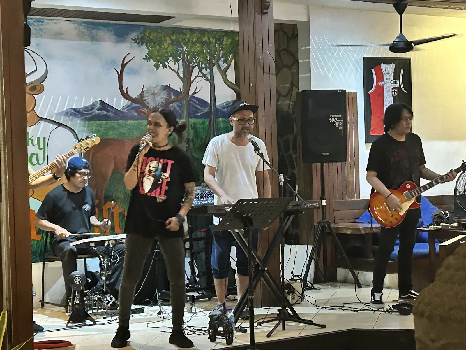 Lucky Day Sports Bar Bali - Image 3