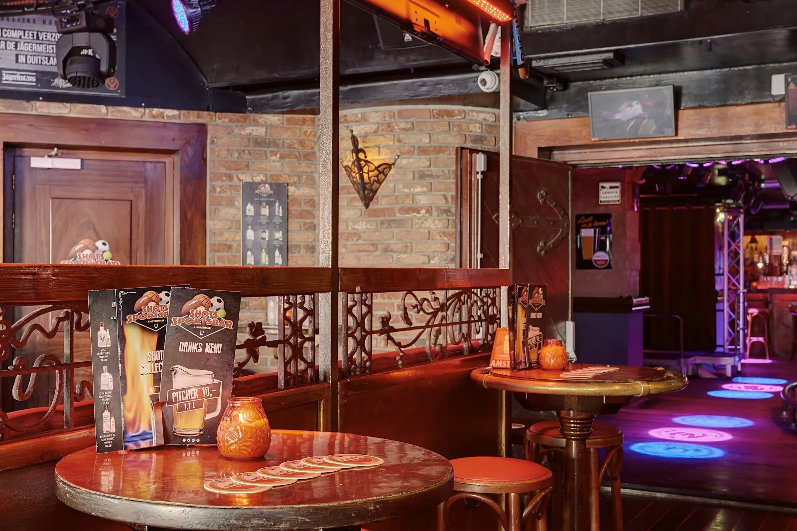 Shots & Sportsbar - Image 3