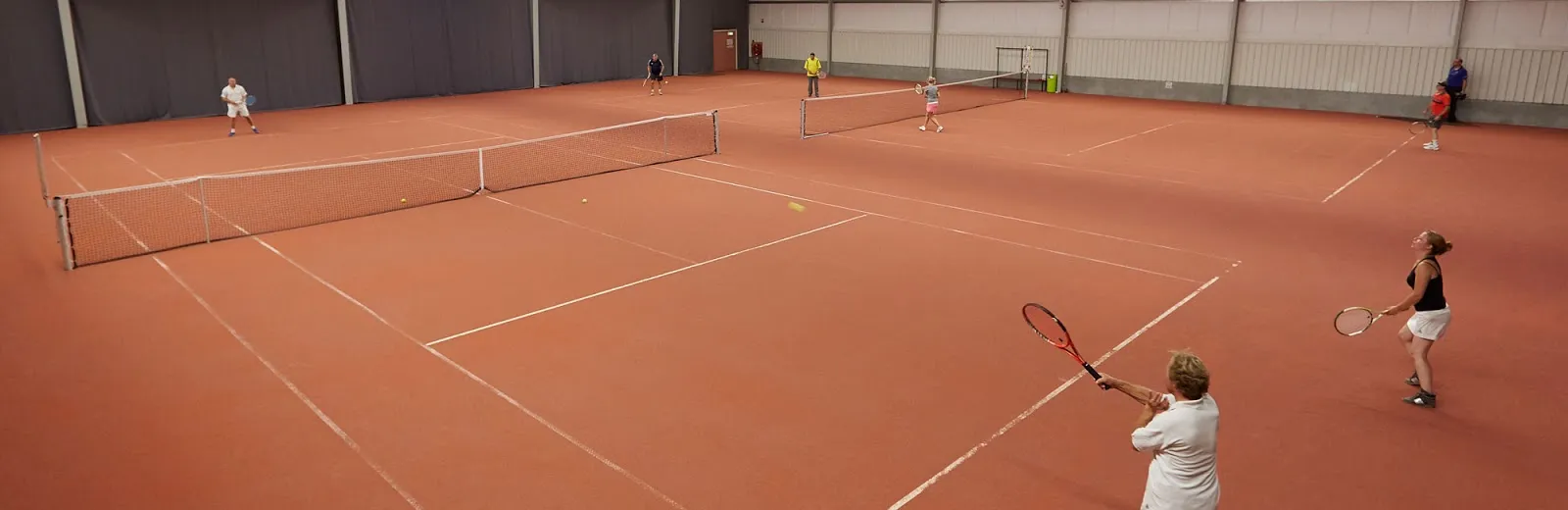 Tennishal Sprokkelenburg kunstgravelbanen - Image 2
