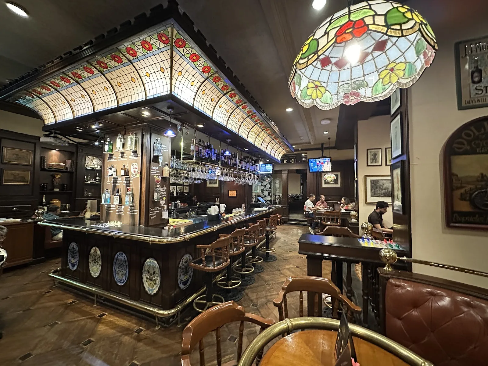 Geoffrey's - Image 2