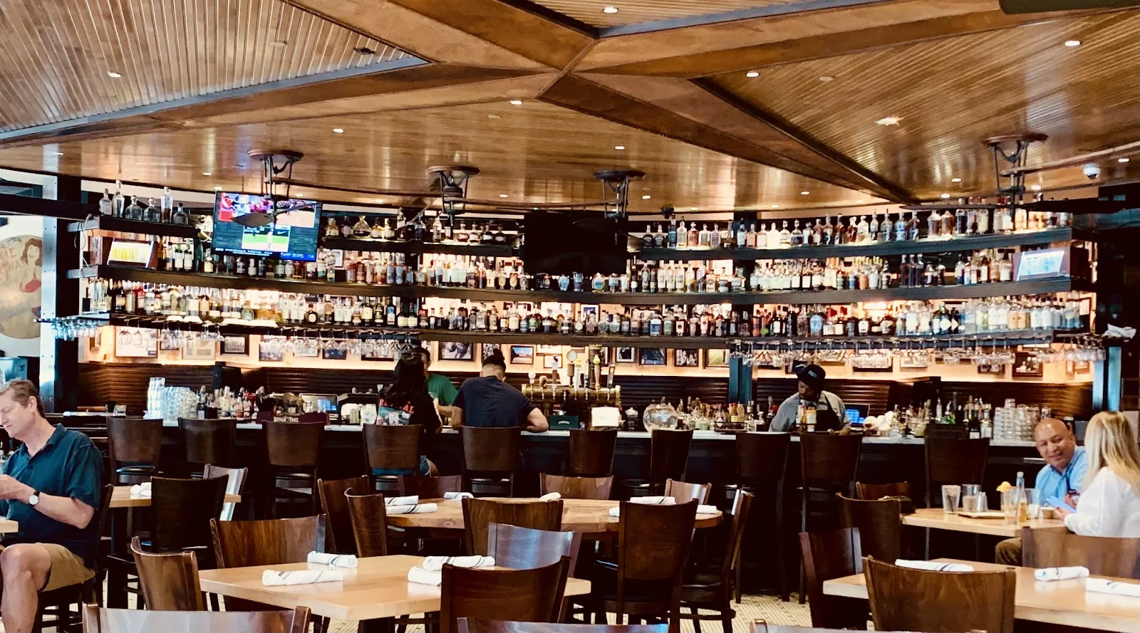 The Southern Steak & Oyster - Image 4
