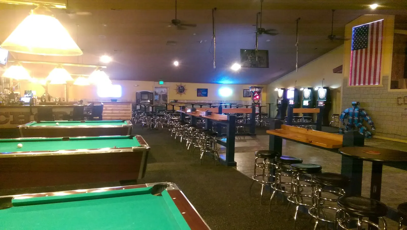Anchors Country Bar - Image 4