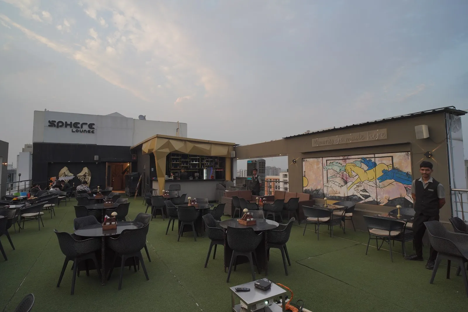 Sphere Lounge - Image 2