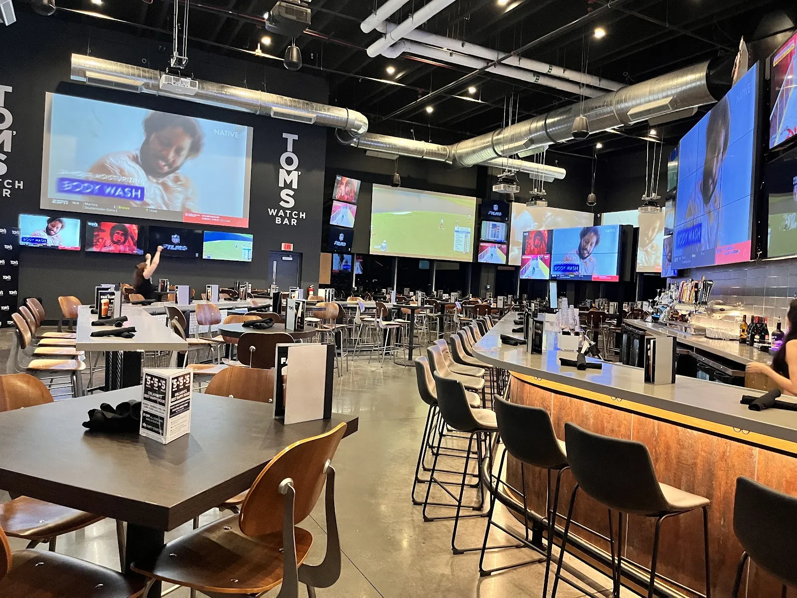 Tom's Watch Bar - Image 2