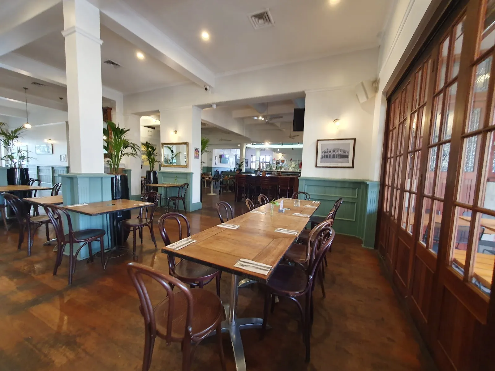 Victoria Park Hotel - Image 4