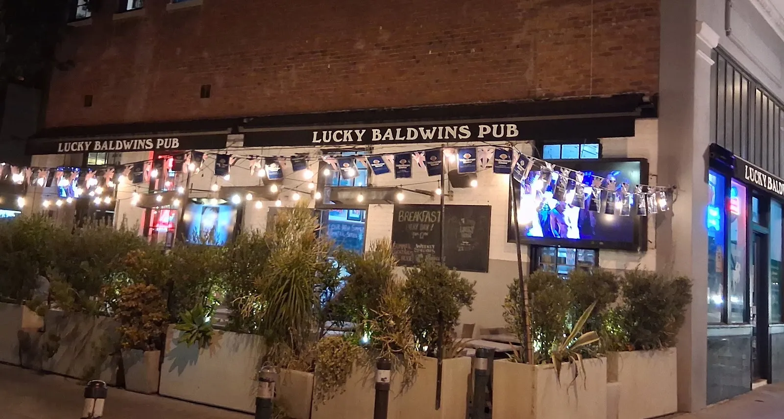 Lucky Baldwins Pub - Image 3