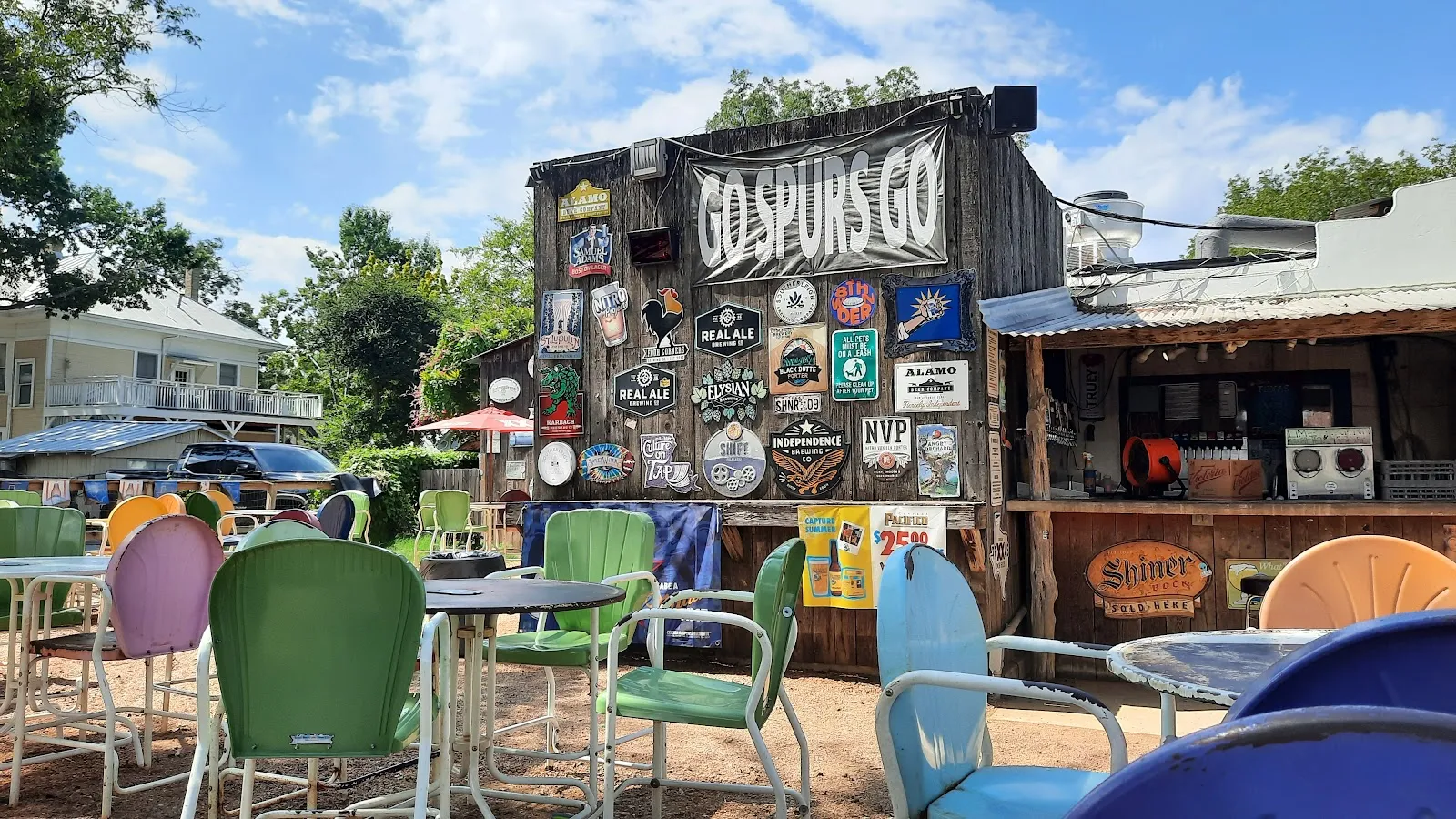 The Friendly Spot Ice House - Image 4