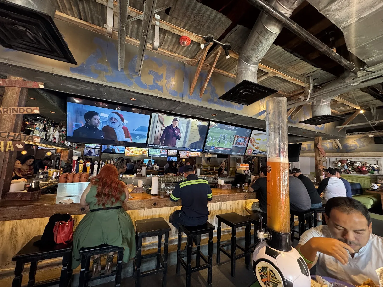 Ojos Locos Sports Cantina (Dallas) - Image 3