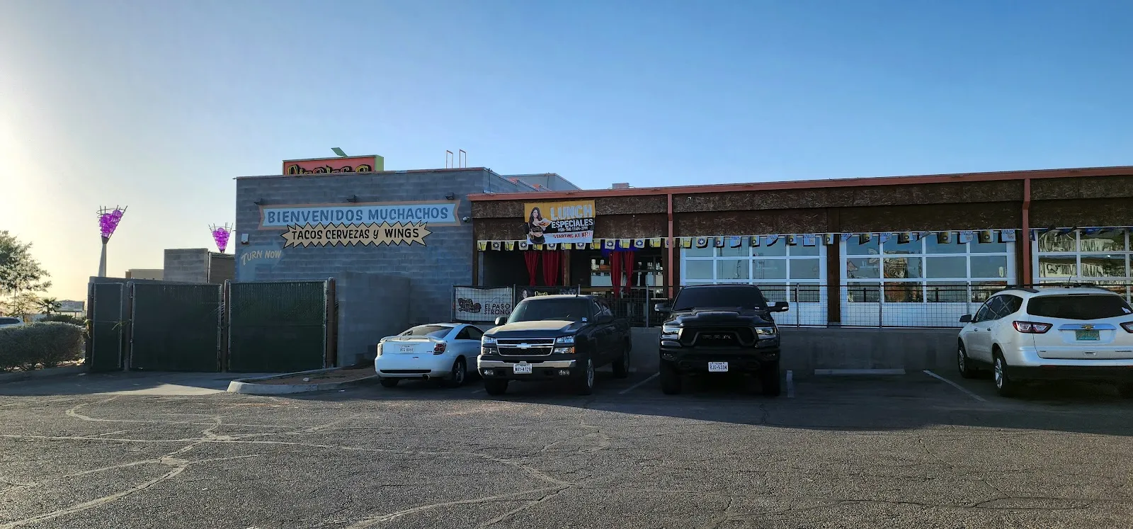Ojos Locos Sports Cantina (El Paso) - Image 4