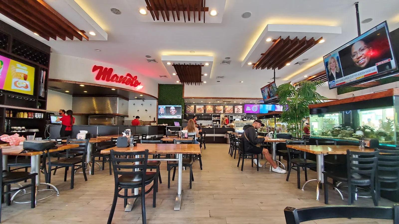 Manolo Restaurant - Image 3
