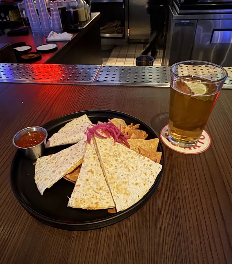 33 Taps (Downtown LA) logo