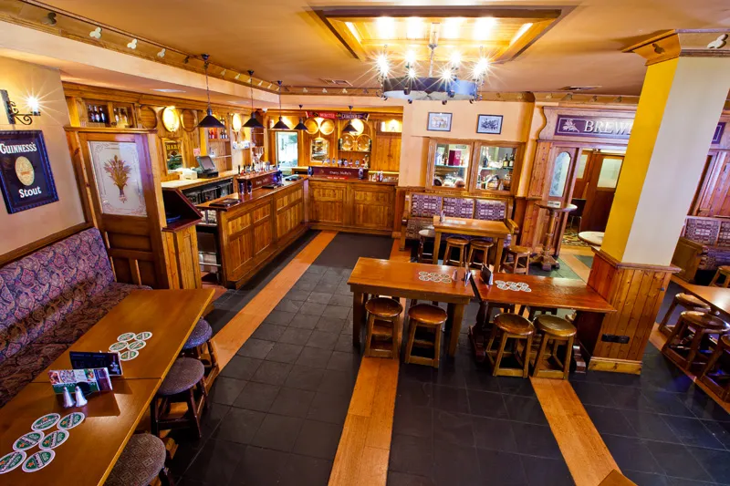 Durty Nelly's Irish Pub logo