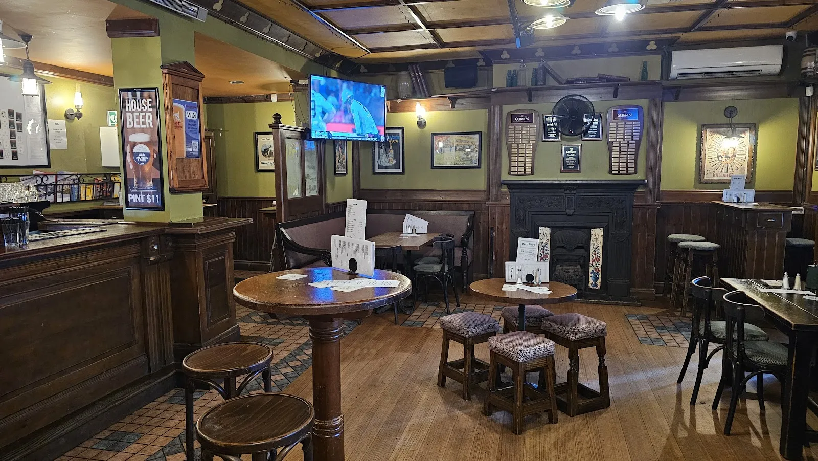 Durty Nelly's Irish Pub - Image 4
