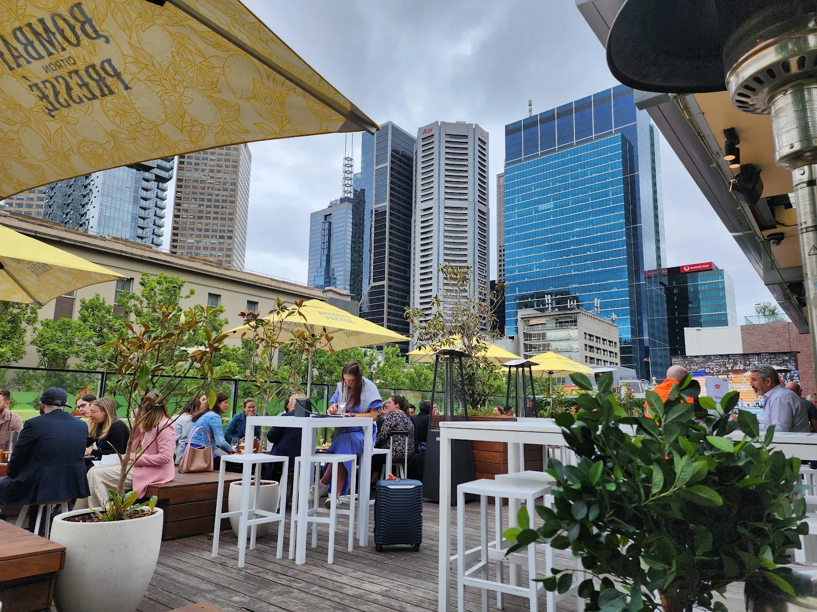Imperial Hotel Bourke St - Image 3