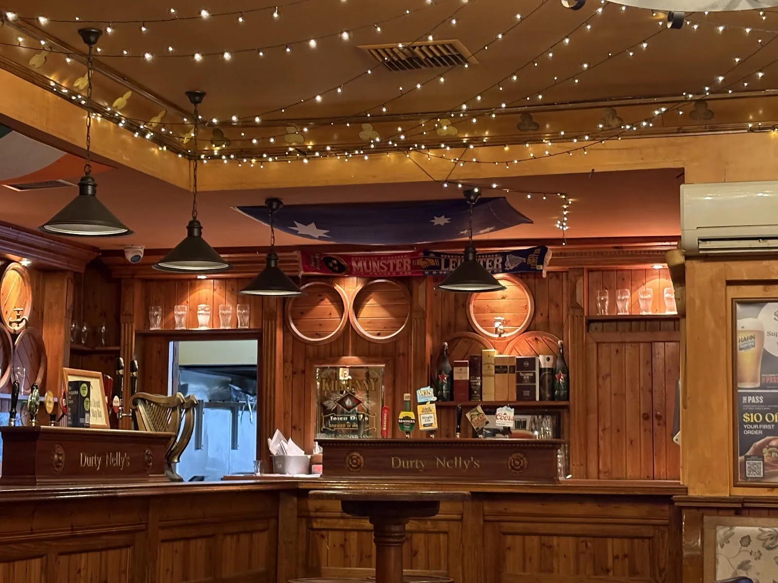 Durty Nelly's Irish Pub - Image 3