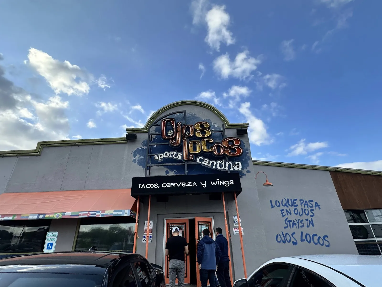 Ojos Locos Sports Cantina (San Antonio) - Image 2